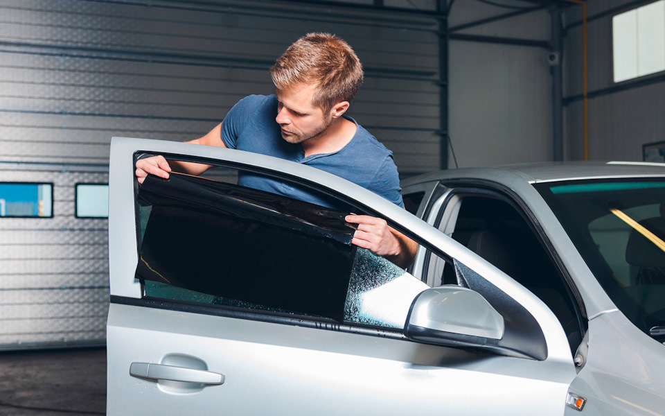 How Do Car Window Tinting Services Handle Film Removal?